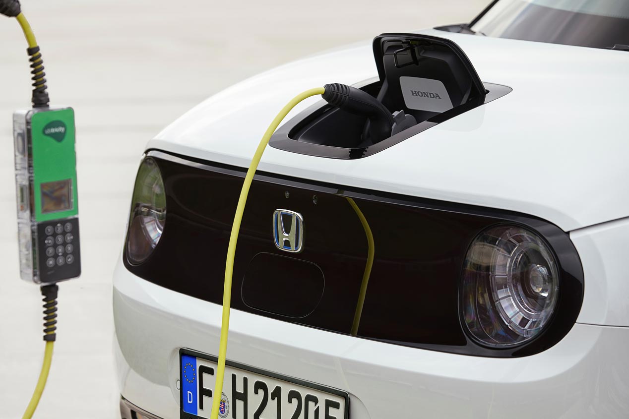 Honda e 2020: claves y detalles de equipamiento del eléctrico japonés