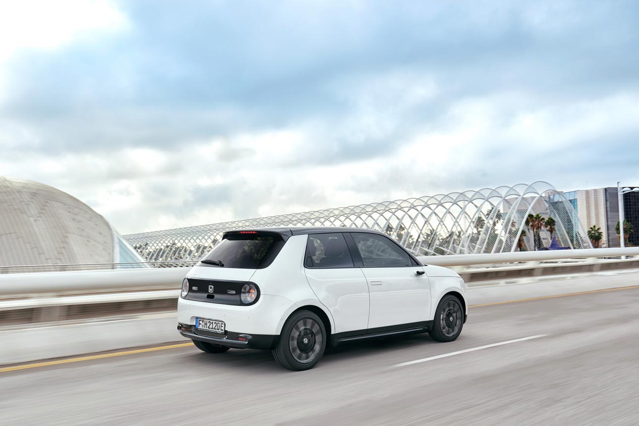 Honda e 2020: claves y detalles de equipamiento del eléctrico japonés