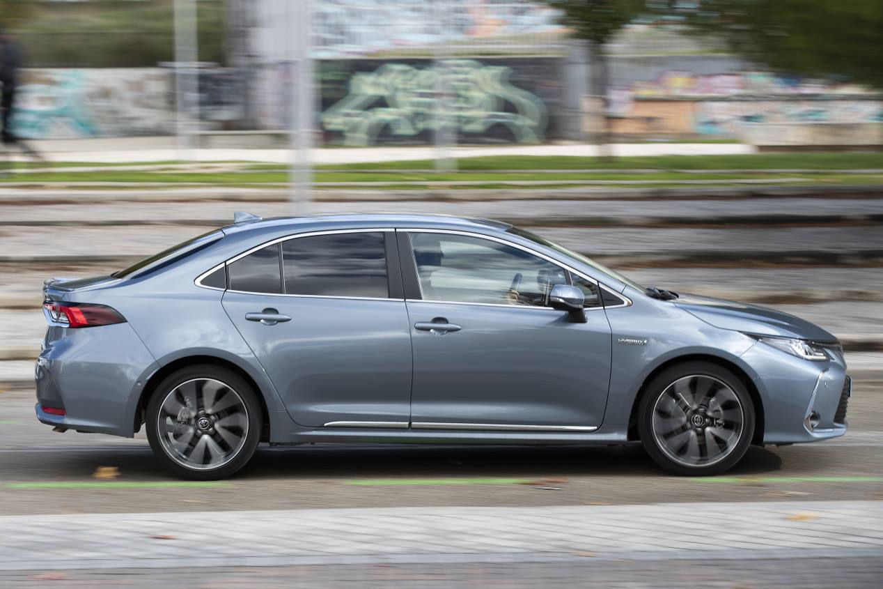 Toyota Corolla Sedan 125H: a prueba un híbrido que gasta muy poco