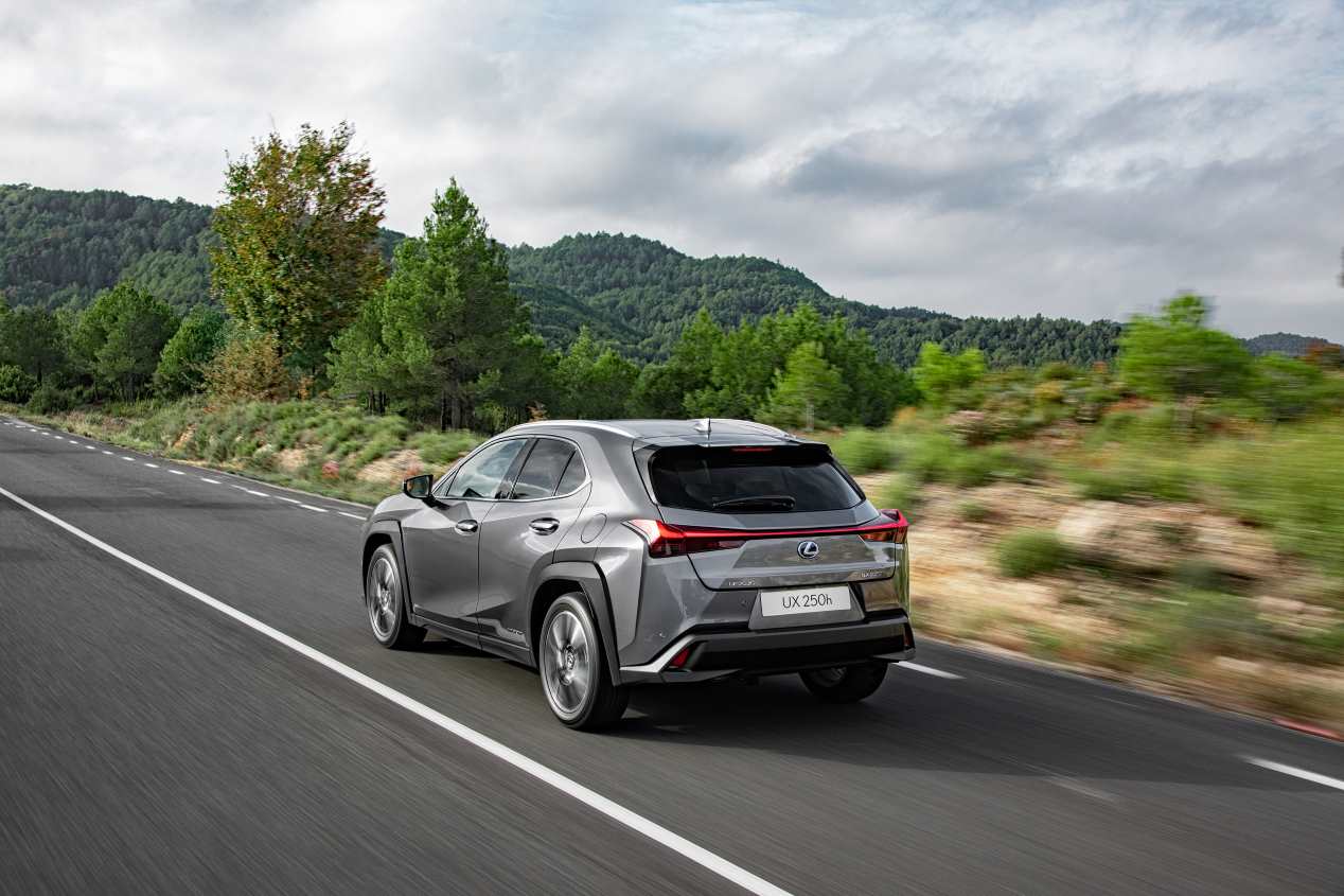 Lexus UX 250h Executive Plus: precio y datos para España de la nueva versión del SUV