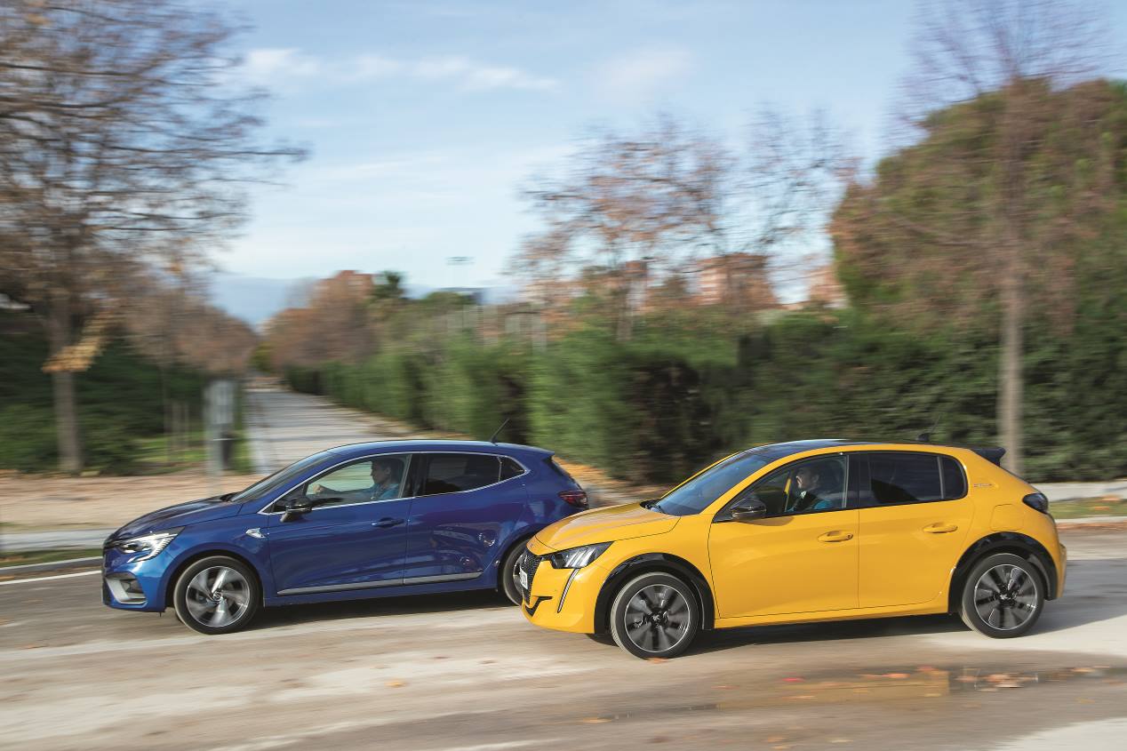 Peugeot 208 vs Renault Clio: buscamos el mejor utilitario de gasolina