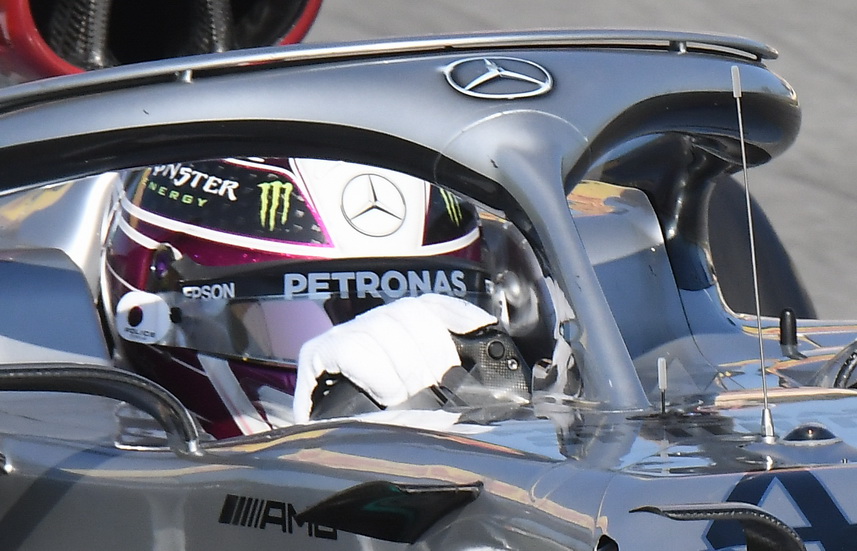 Volante "mágico" en el Mercedes W11