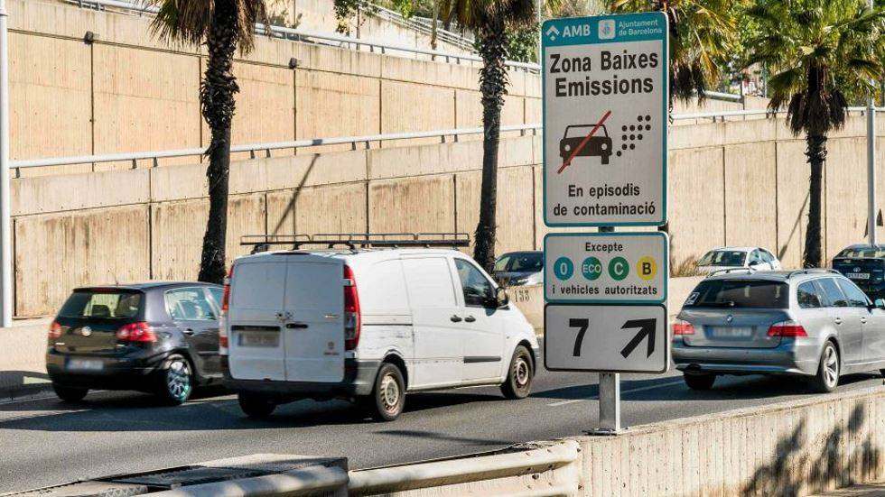 Suspendidas las multas a los coches más contaminantes: ¿hasta cuándo?