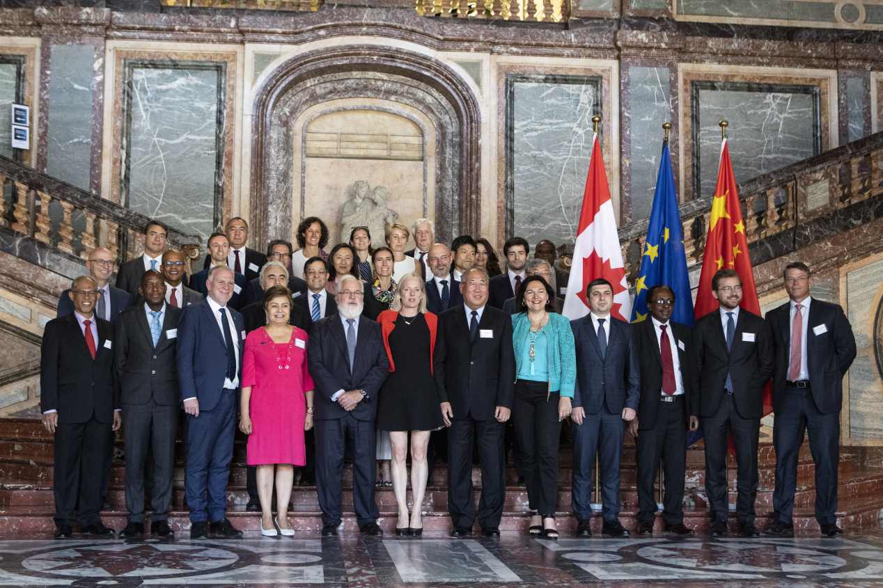 Entrevista a Miguel Arias Cañete, ex comisario europeo Medio Ambiente (I): hablamos de la electrificación, los problemas del automóvil…