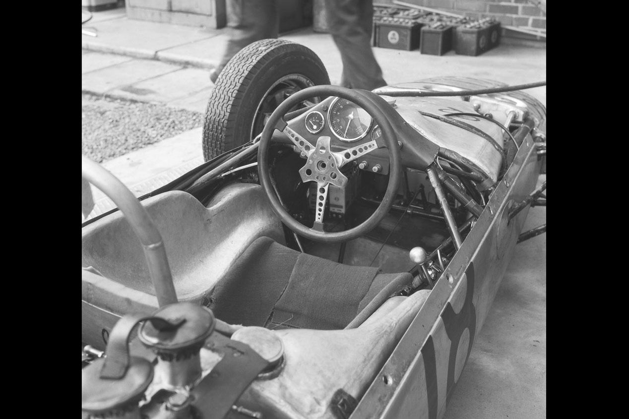 Así han evolucionado los volantes de los deportivos de Porsche en las últimas décadas