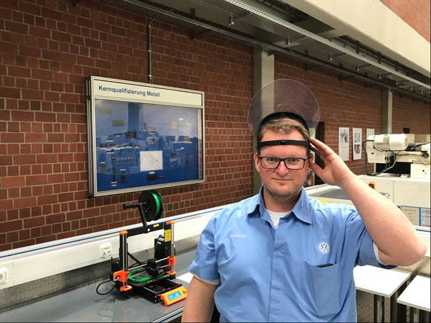 VW emplea técnicas en 3D para fabricar pantallas faciales