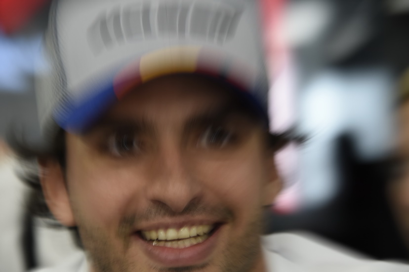 Carlos Sainz responde a 36 preguntas de todos los medios