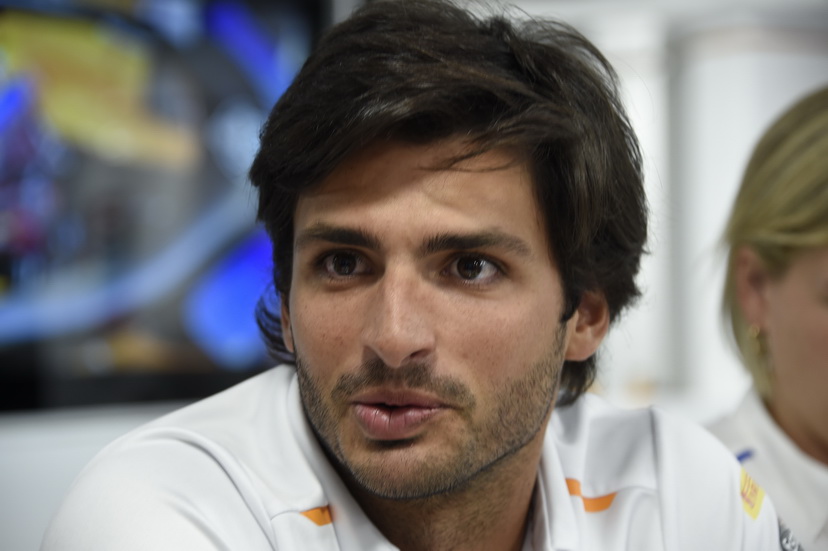 Carlos Sainz responde a 36 preguntas de todos los medios