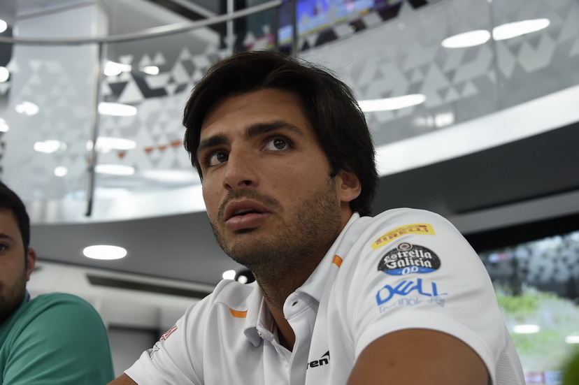 Carlos Sainz responde a 36 preguntas de todos los medios