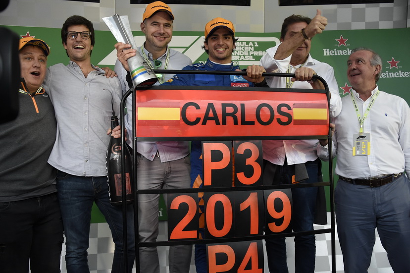 Carlos Sainz responde a 36 preguntas de todos los medios