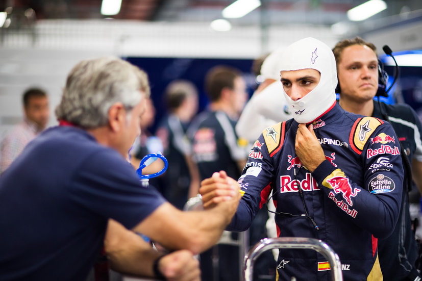 Carlos Sainz responde a 36 preguntas de todos los medios