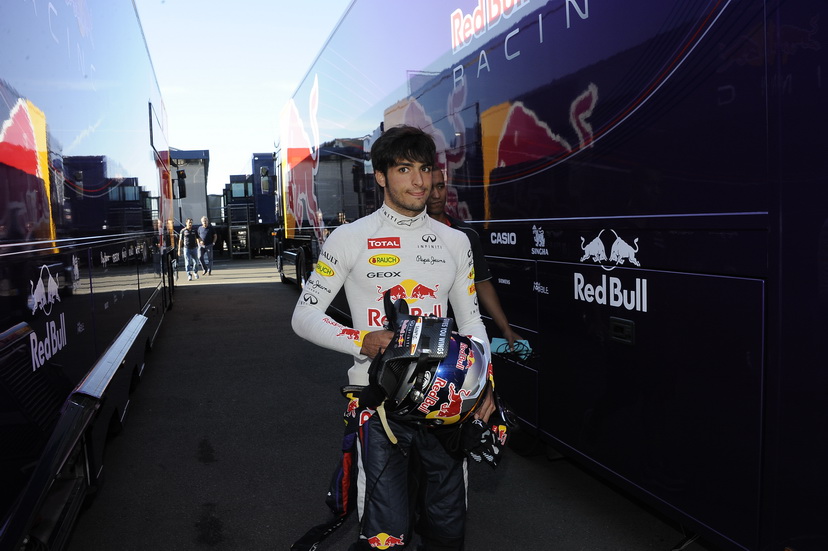 Carlos Sainz responde a 36 preguntas de todos los medios