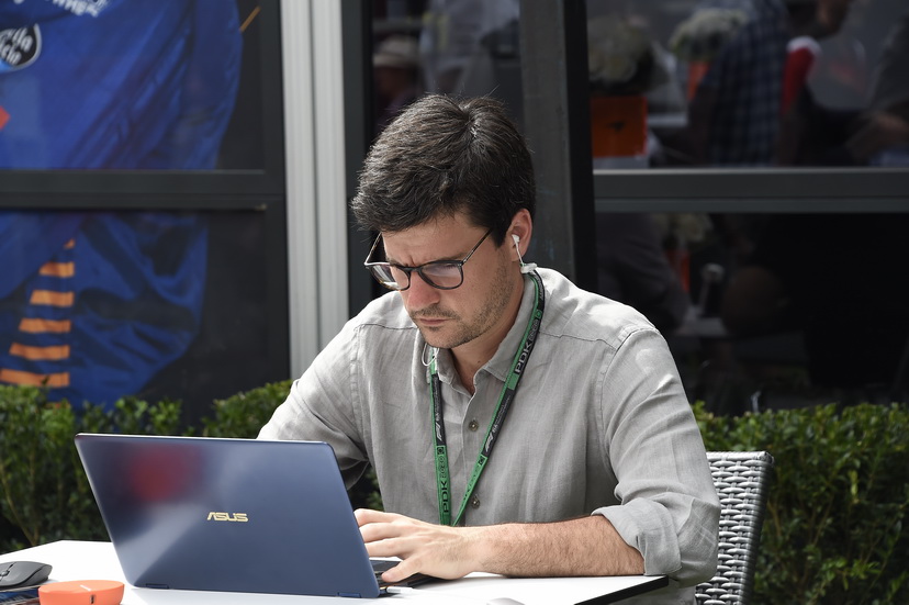 Carlos Sainz responde a 36 preguntas de todos los medios