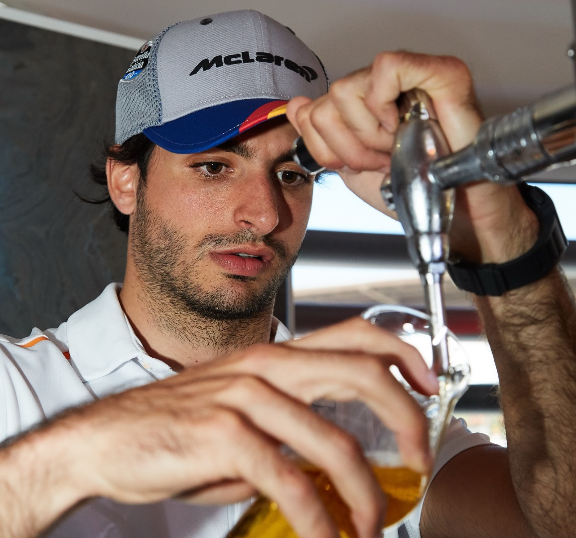 Carlos Sainz responde a 36 preguntas de todos los medios