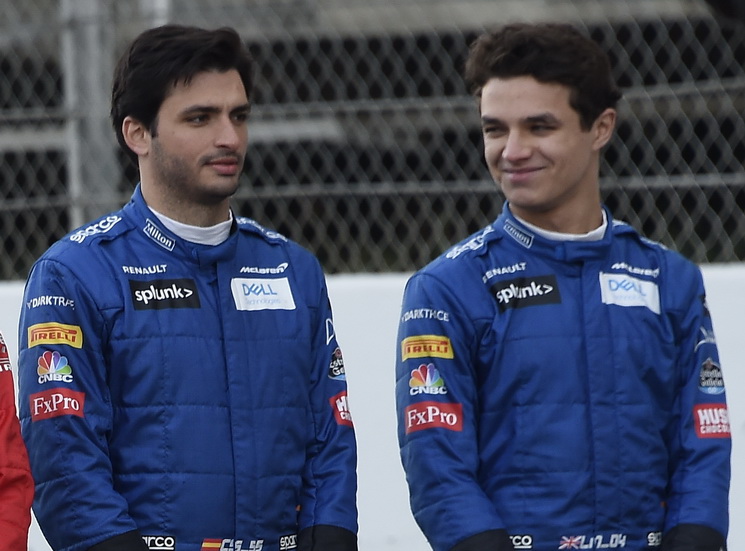 Carlos Sainz responde a 36 preguntas de todos los medios