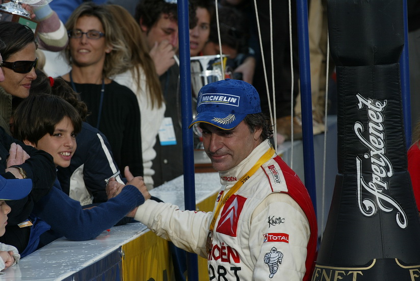 Carlos Sainz responde a 36 preguntas de todos los medios