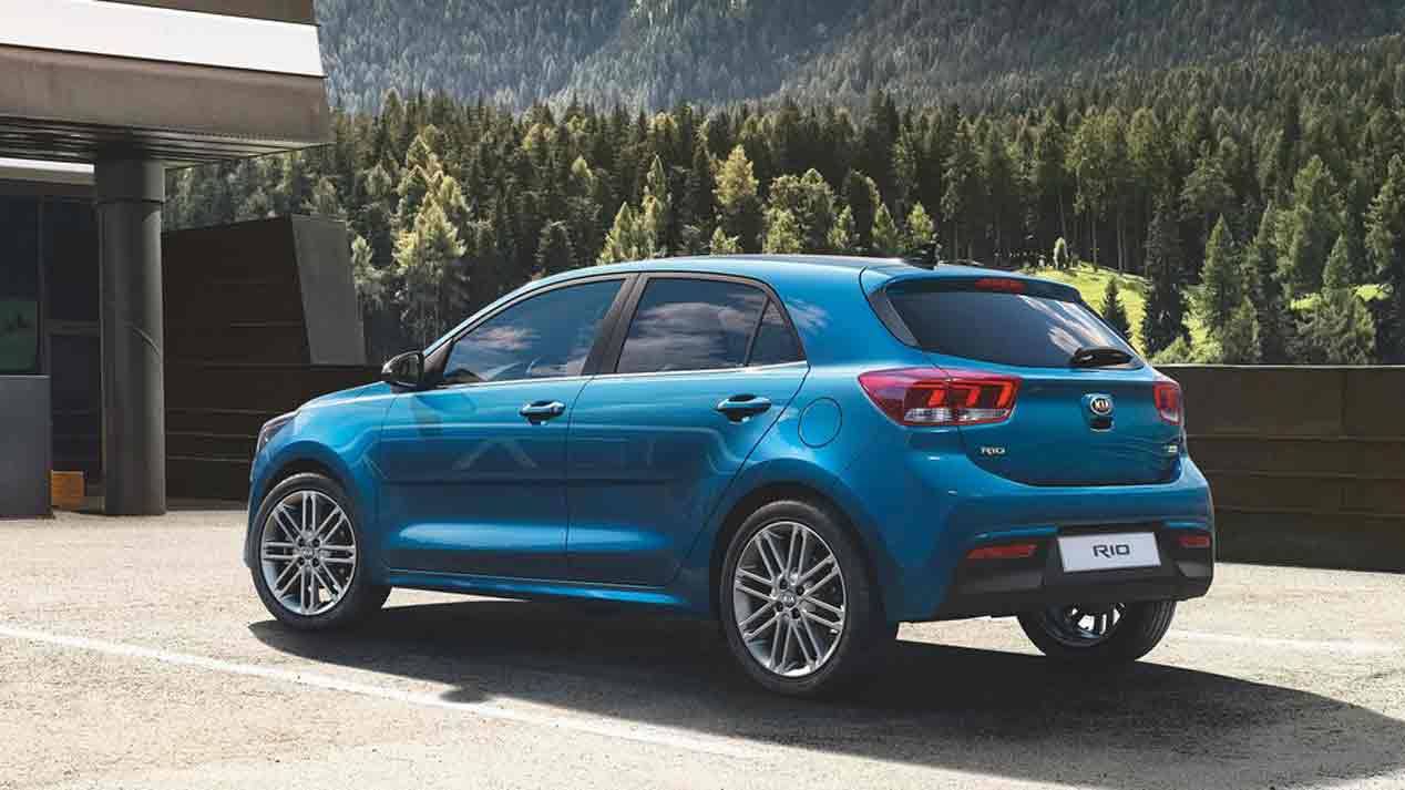 Los mejores nuevos coches pequeños que llegan: Dacia Spring, Fiesta, Yaris, Fiat 500…