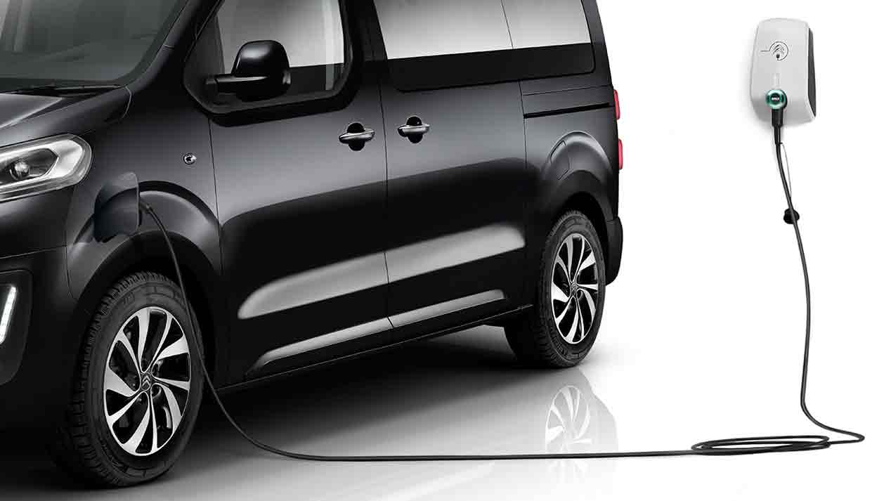 Citroën e-SpaceTourer: la nueva versión eléctrica suma flexibilidad con tres longitudes, dos opciones de batería con hasta 330 km de autonomía.