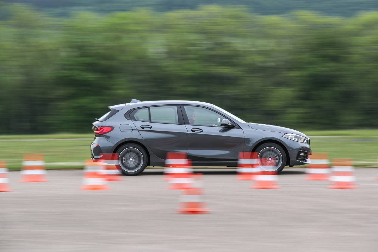 Nuevo Audi A3 35 TDI vs BMW 118d y Mercedes A 200d: ¿qué compacto diésel es mejor?