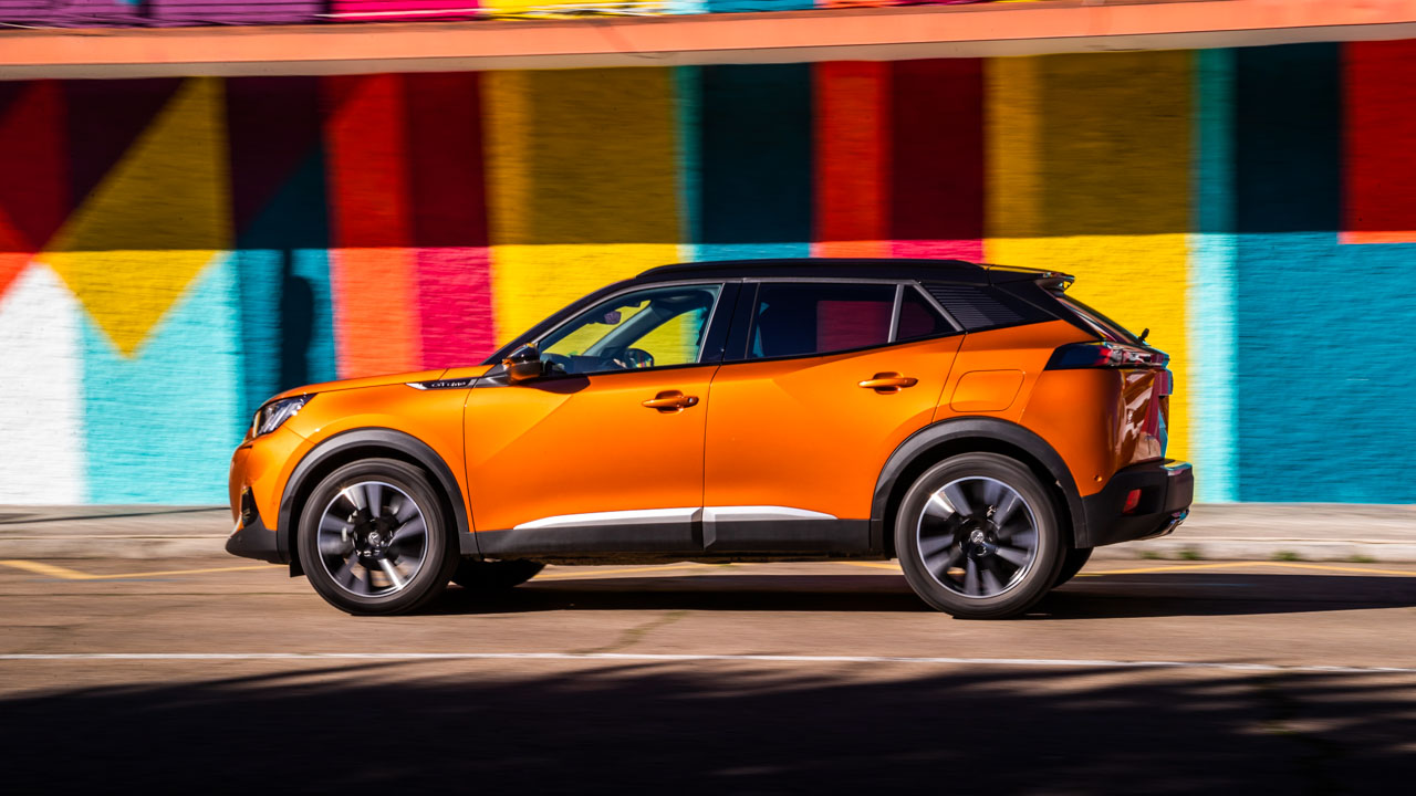 Citroën C4 & Peugeot 2008: duelo SUV en familia ¿Cuál interesa más?
