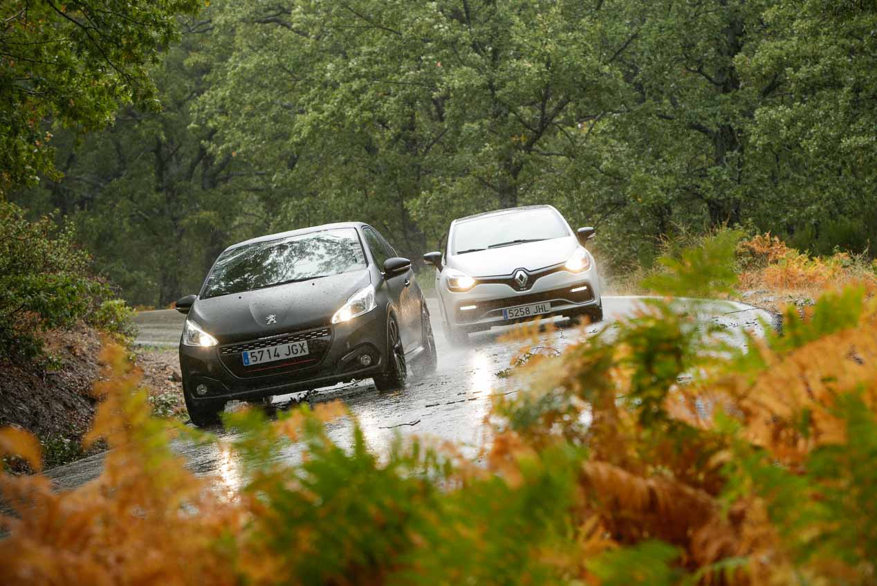 Renault Clio RS vs Peugeot 208 GTI
