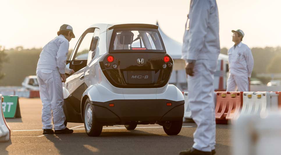 Prueba de conducción del Honda MC-beta, base de la colaboración con Kubuku