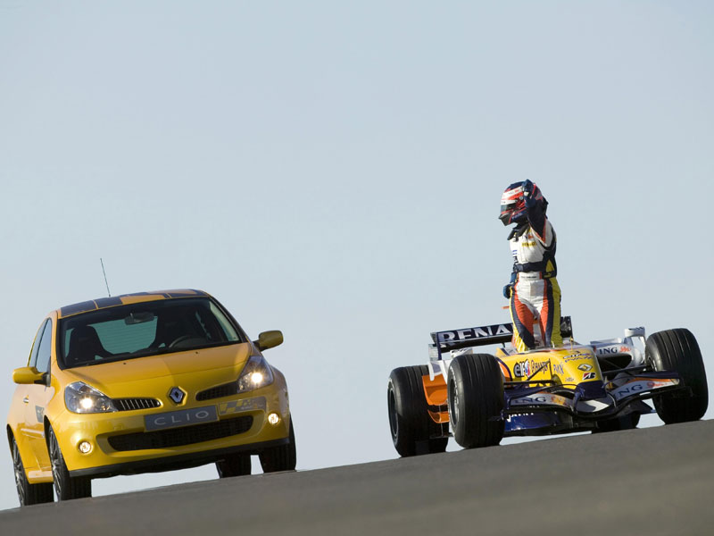 Renault Clio RS frente a F1 de 2007