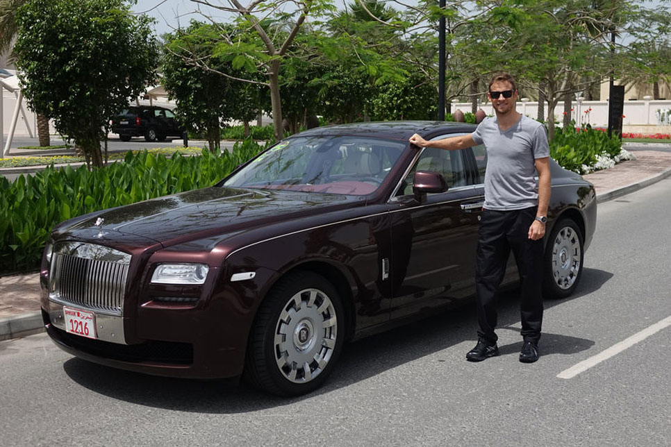 Jenson Button firma con Rolls-Royce