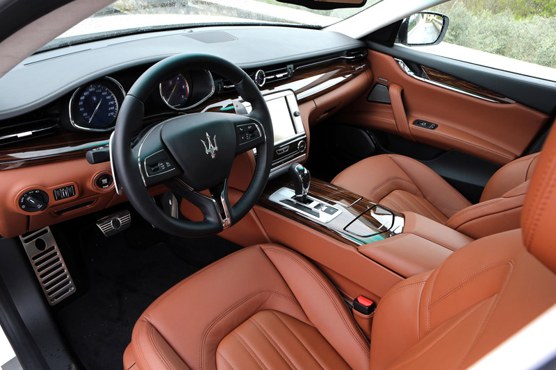 Maserati Quattroporte interior