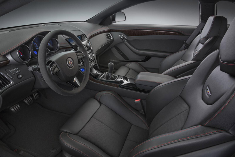 Cadillac CTS-V Coupé interior