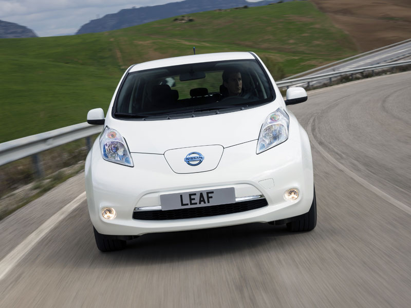 Nisan Leaf