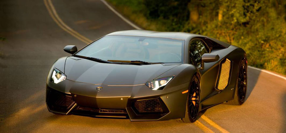 Lamborghini Aventador, el malo de la peli