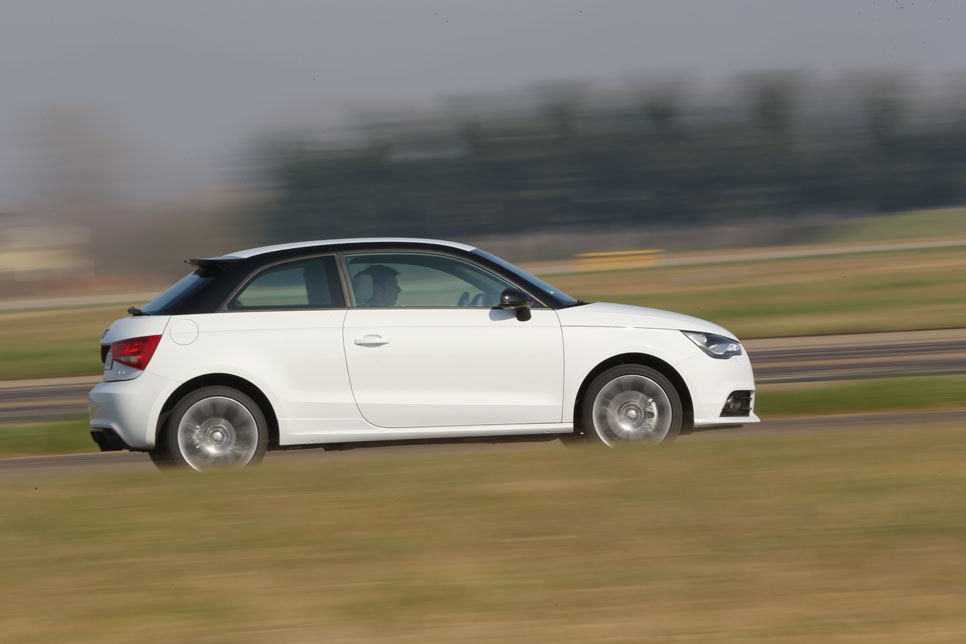 Audi A1 1.4 TFSI CoD vs Mini Cooper