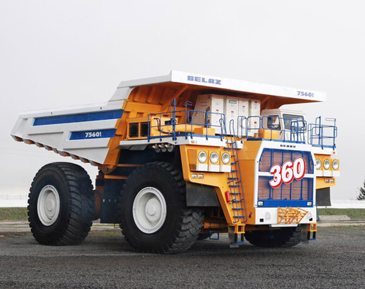 Belaz 75601