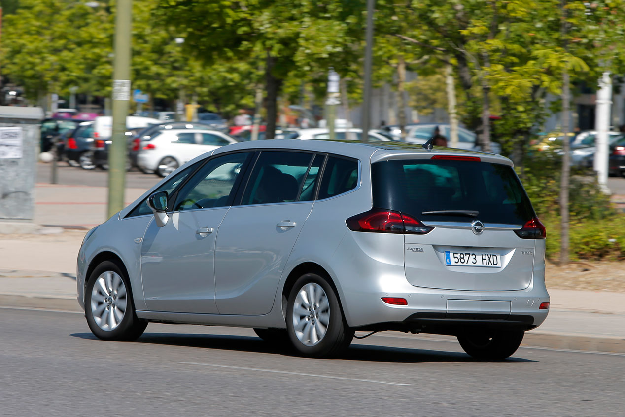 Opel Zafira Tourer 1.6 CDTi 136 CV 7 pl vs Renault Grand Scénic 1.6 dCi 130 CV 7 pl