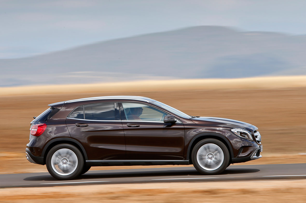Comparativa: Mercedes GLA 220 CDI 7G-DCT 4Matic vs Range Rover Evoque TD4 5p 4x4 Pure Aut.