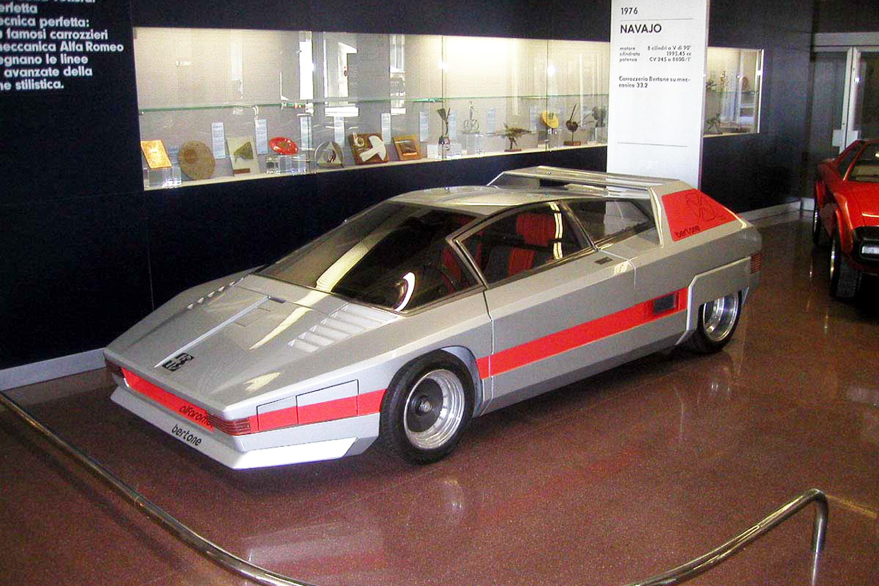 Alfa Romeo (Bertone) Navajo