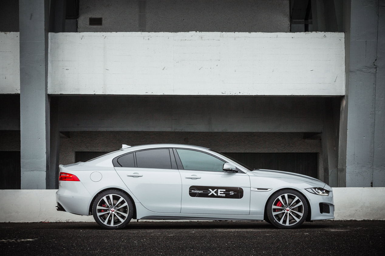 Contacto: Jaguar XE
