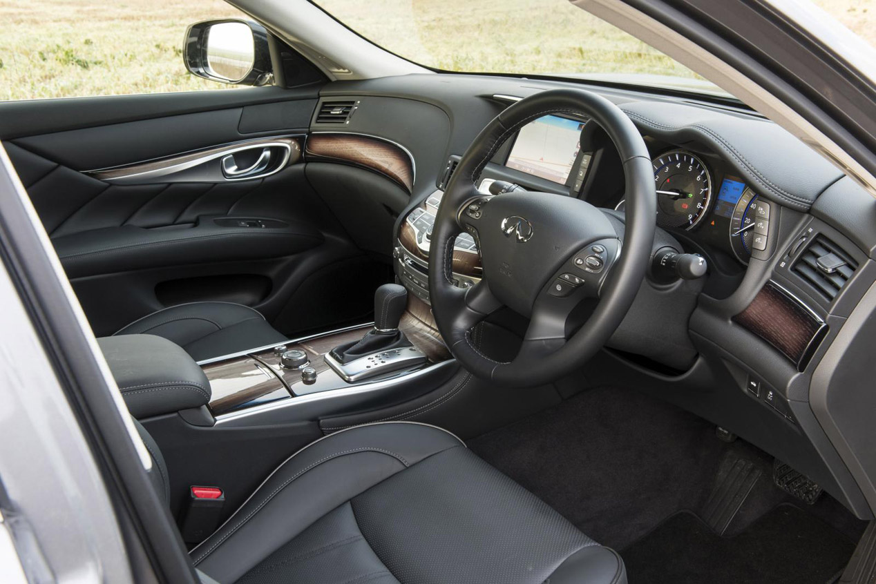 Nuevo Infiniti Q70 2015