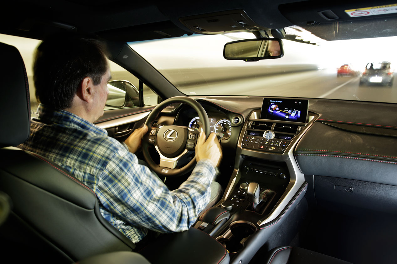 Lexus NX 300h Sport