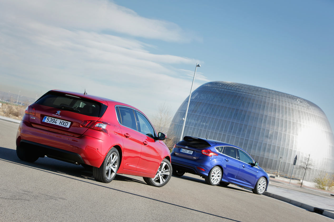 Ford Focus EcoBoost vs Peugeot 308 PureTech