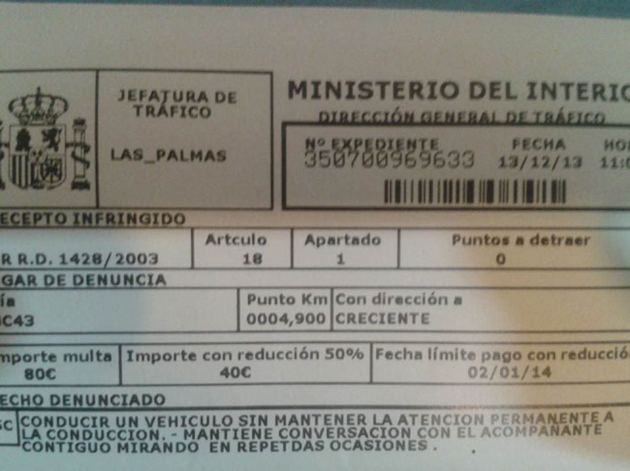 Discutir mientras conduces no es una buena idea.