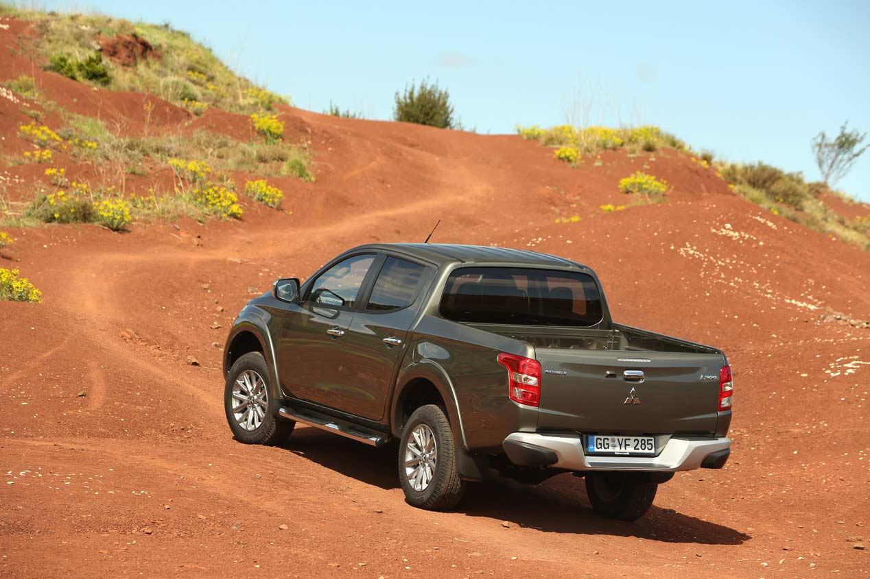 Mitsubishi L200 2015