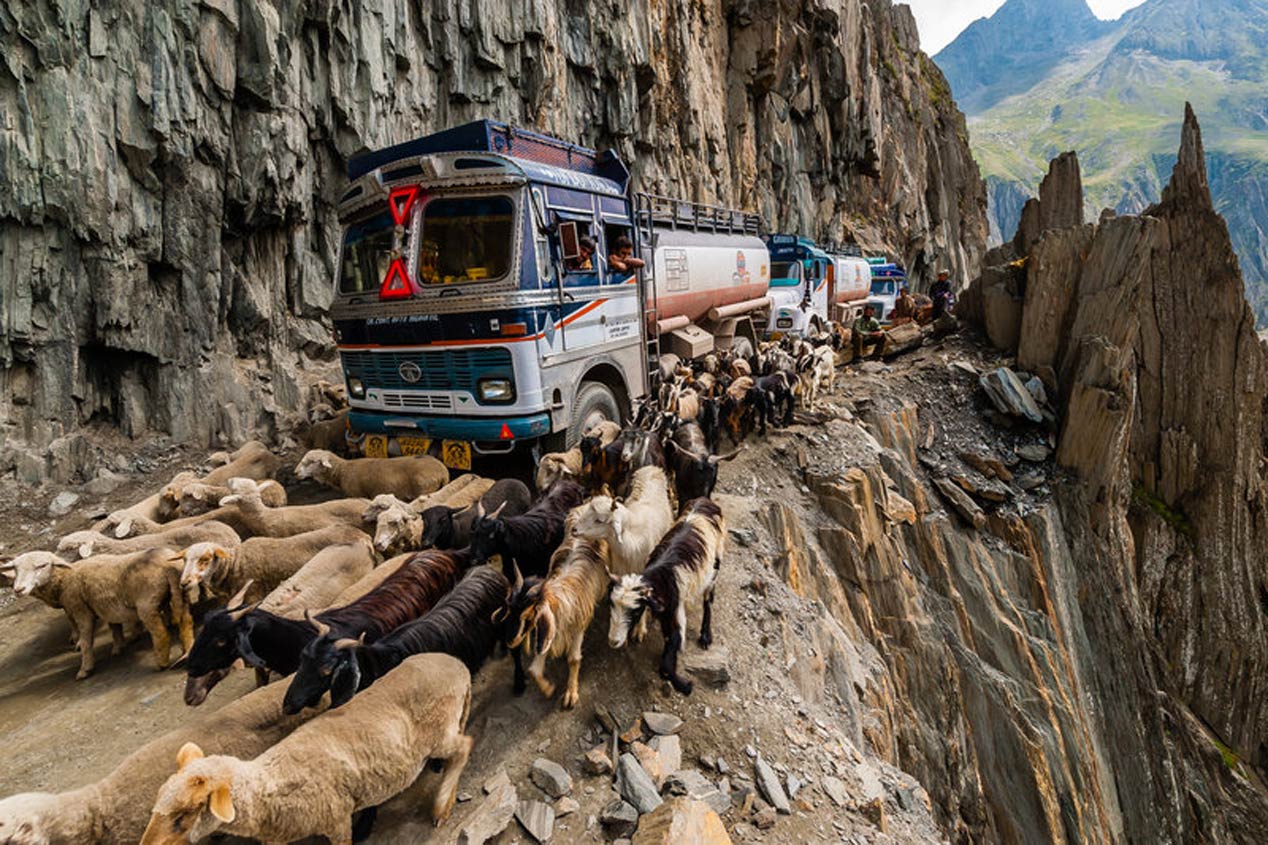 Paso de montaña Zoji La (India)