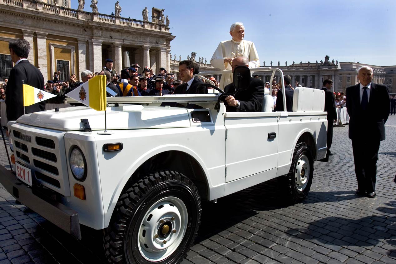 Mercedes Clase G papamóvil