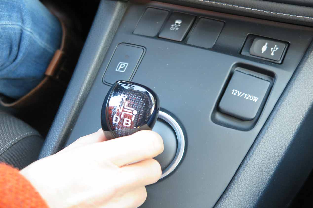Cómoda palanca del Toyota Auris Hybrid