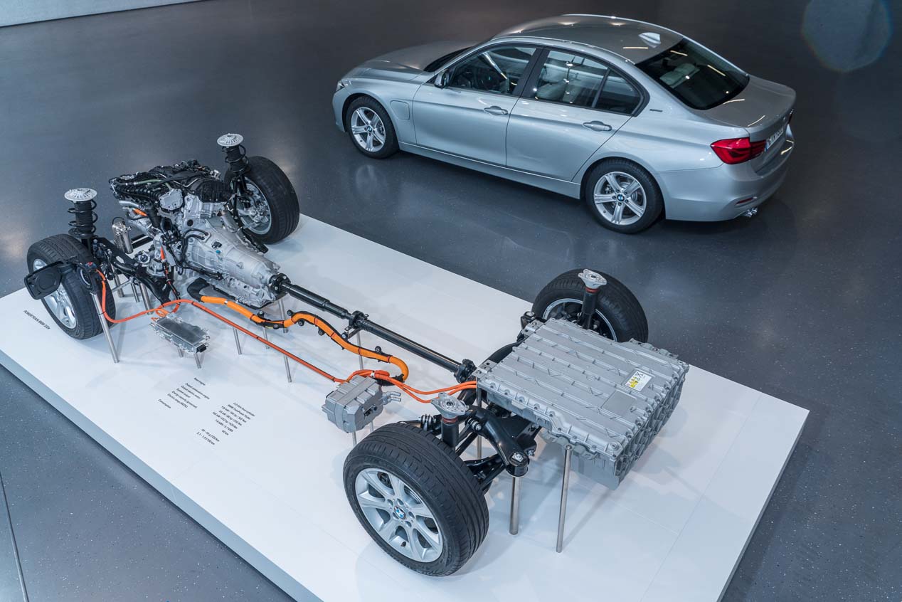 BMW 330e