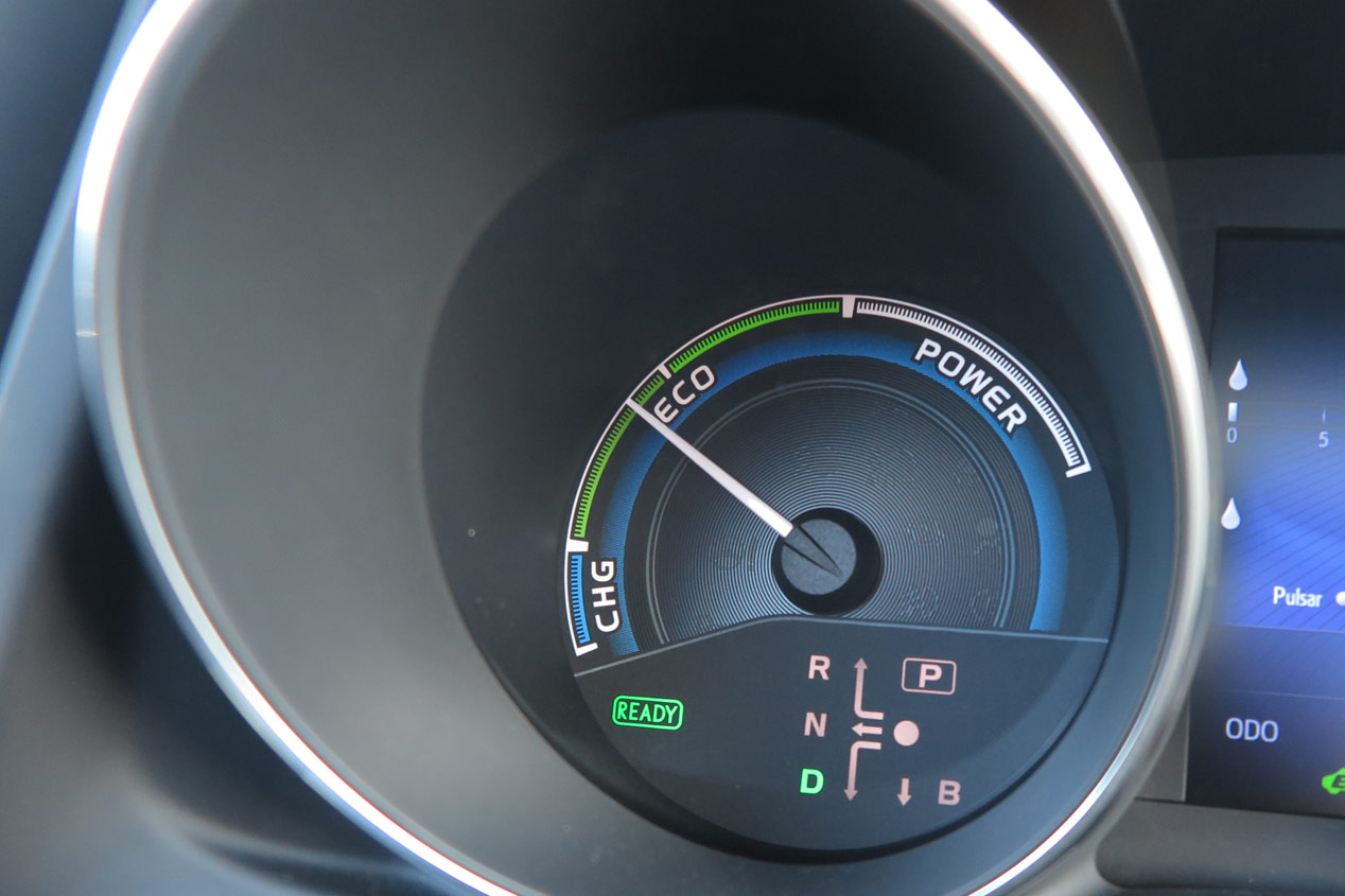 Circular mientras permaneces en la zona Eco 1 (la primera mitad) es lo deseable para el consumo en un Toyota Auris Híbrido