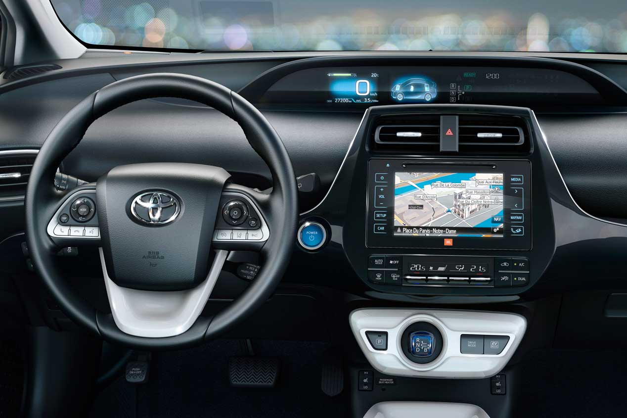 Toyota Prius IV 2016 interior