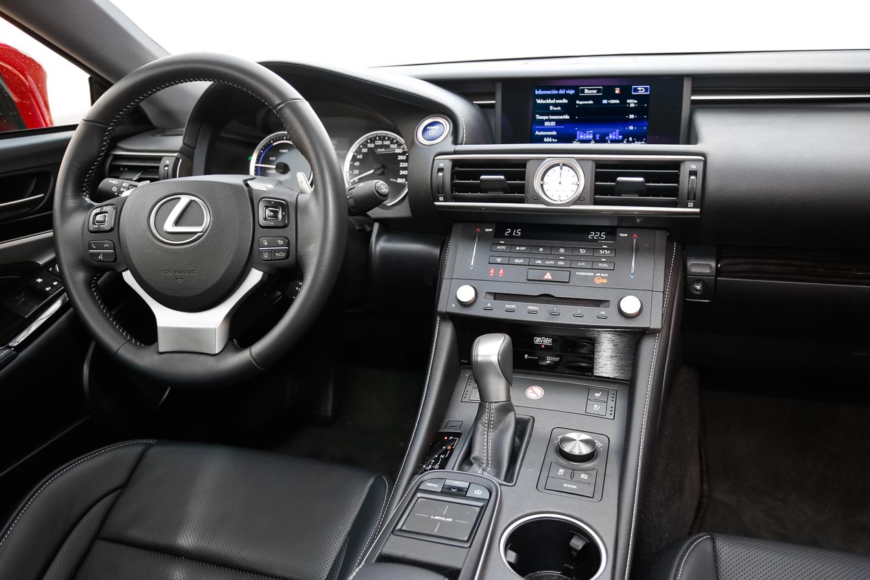 Lexus RC 300h